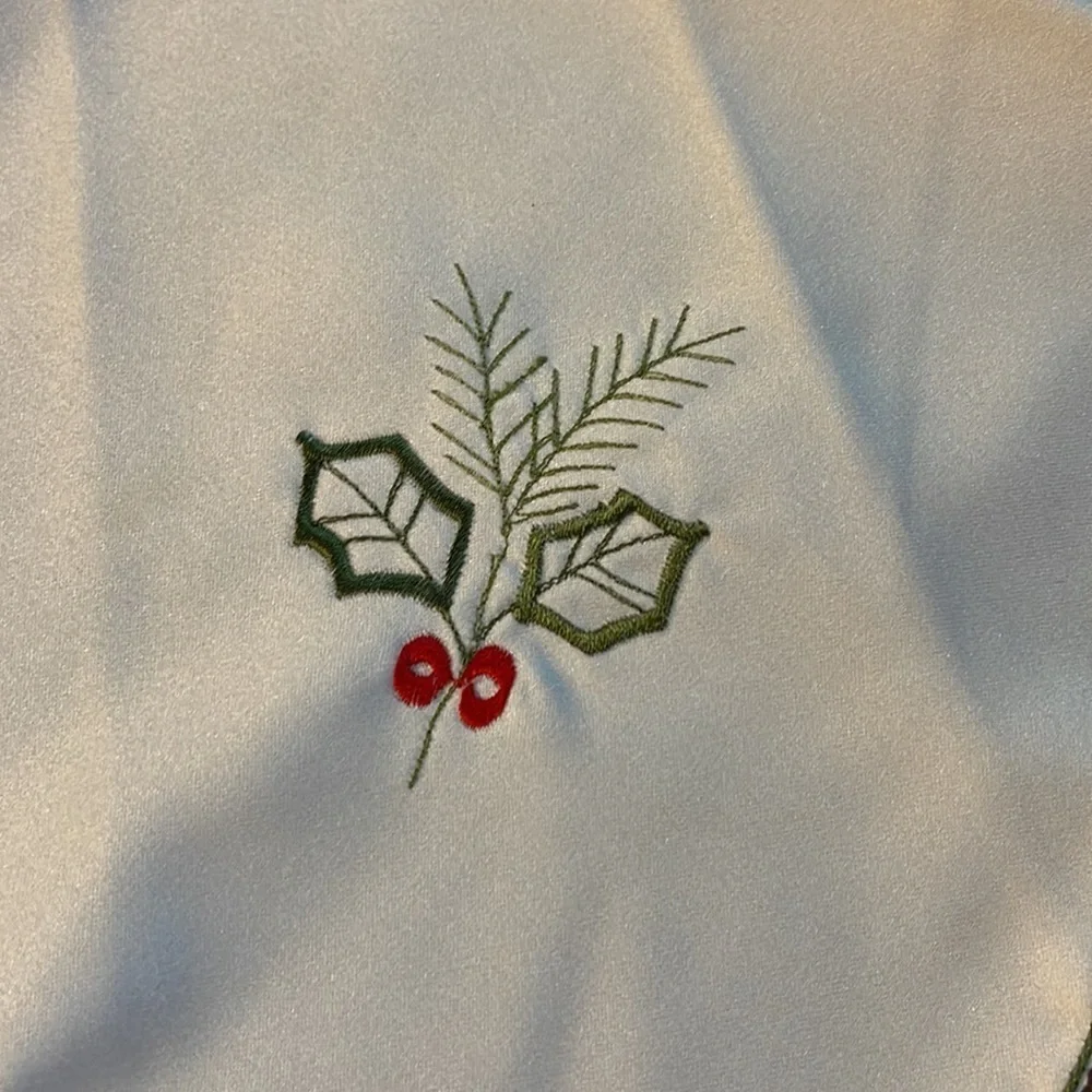 Vintage Poinsettia Dining Tablecloth & Napkin Set Christmas 12 Person Table